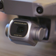 Imagen para el artículo titulado Lo mejor de los nuevos drones DJI Mavic 2 es su increíble cámara con zoom